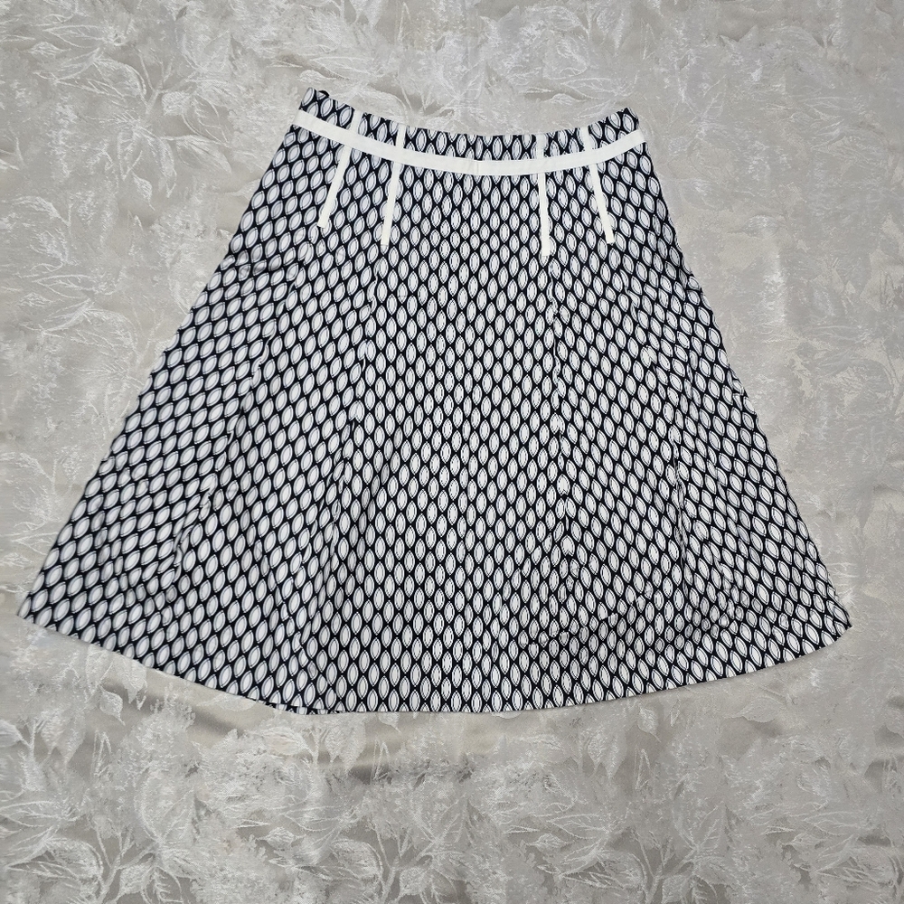 GAP Women Size 2 Stretch A-line Pleated Skirt Preppy Academia Office Knee Length